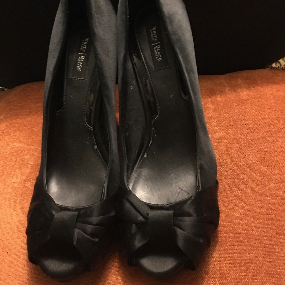 WHITE HOUSE BLACK MARKET HEELS